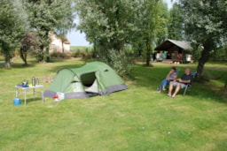 Stellplatz - Stellplatz + Zelt Ohne Strom - Camping Les Tournesols