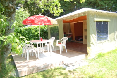 Canvas bungalow Caraïbes 20m² and patio 10.5m² - 2 bedrooms - without own bathroom/toilet