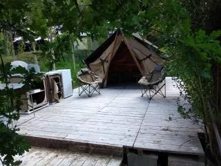 Accommodation - Tent Bivouac - 1 Room - Without Own Bathroom/Toilet - Camping Les Tournesols