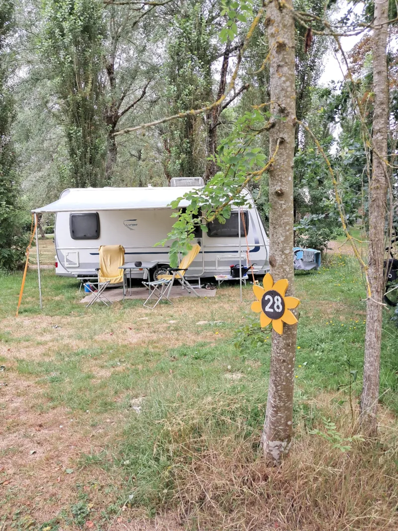 Emplacement Caravane Ou Camping-Car Avec Électricité