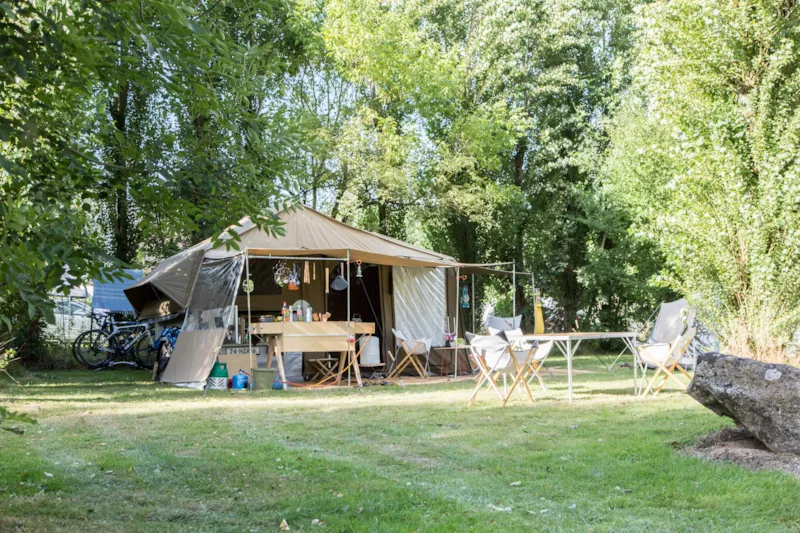 Emplacement Tente Avec Électricité