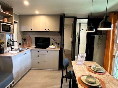 L8 Super Cordelia mobile home (sleeps 6)