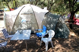 Kampeerplaats(en) - Standplaats Voor Tent (Inbegrepen : 2 Personen En 1 Auto - Parking In De Nabijheid) - Camping LA PRESQU'ILE DE GIENS