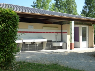 Nature Site: 2 People + Vehicle (Car, Caravan, Van, or Motorhome) — 4
