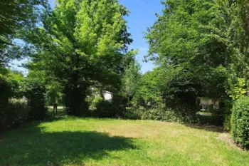 Kampeerplaats(en) - Comfortplaats: 2 Personen + Voertuig + Elektriciteit - Camping du Lac de Groléjac en Dordogne