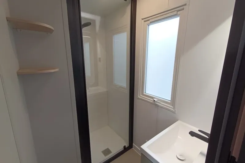 Mobil-Home Tribu 2X26m² - 4 Chambres - Terrasse Semi-Couverte 22M² - Tv - Lave Vaisselle