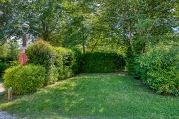 Kampeerplaats(en) - Miniplaats: 2 Personen + Voertuig (Auto Of Busje) + Standplaats ± 70M² - Camping du Lac de Groléjac en Dordogne
