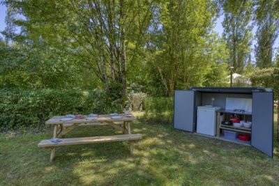 Privilege Pitch: 2 People + Vehicle + Electricity + Equipped Shed