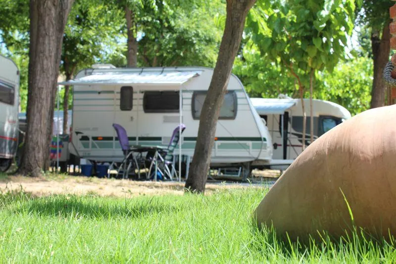 Standard Emplacement + 1 Véhicule + Tente