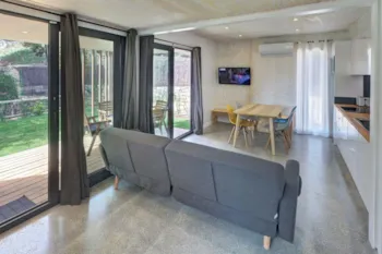 Location - Cubik - CAMPING GLOBO BARCELONA