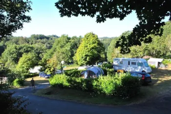 Pitch - Pitch - Camping Au Pont du Dognon