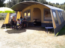 Huuraccommodatie(s) - Tunneltent 44 M2 (4 Pers) Met Luifel - Camping des Alouettes