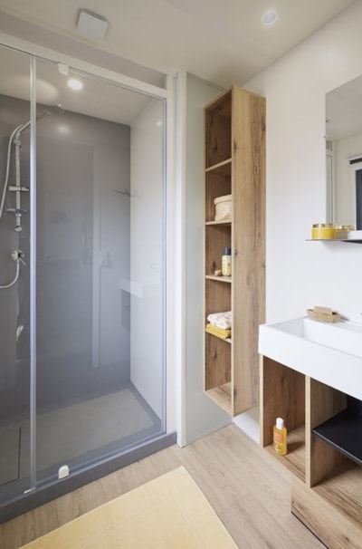 3-bedroom AIR-CONDITIONED mobile home — 2