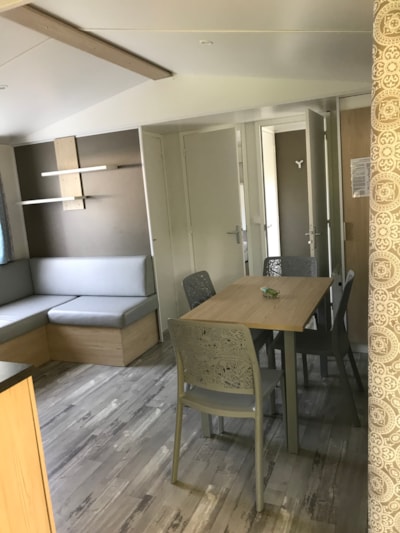 Air-conditioned mobile home with 2 bedrooms — 1