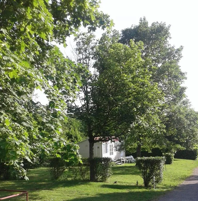 Forfait Halte Cyclo/Rando, 1 Emplacement, 1 Tente, 1 Vélo/Moto Sans Électricité