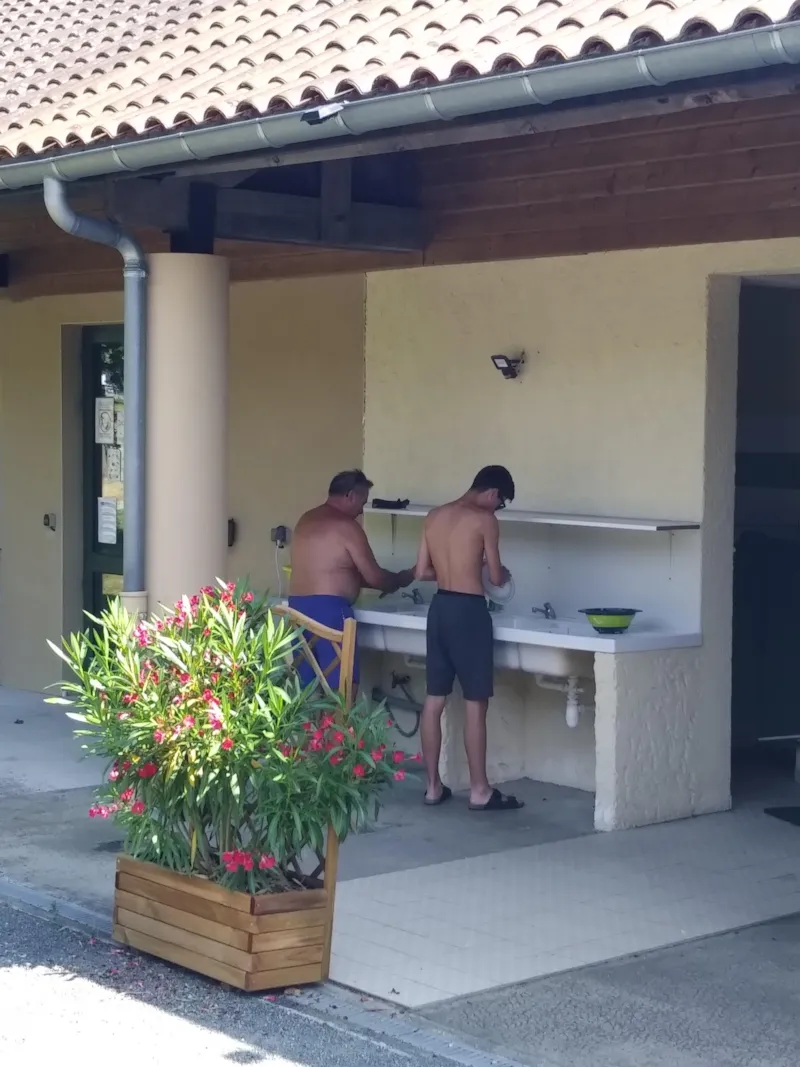 Emplacement Nu, 1 Voiture, 1 Tente/Caravane