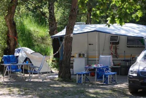 Emplacement - Forfait Nature - Électricité 10A - - image n°2 - Flower Camping la Pinède