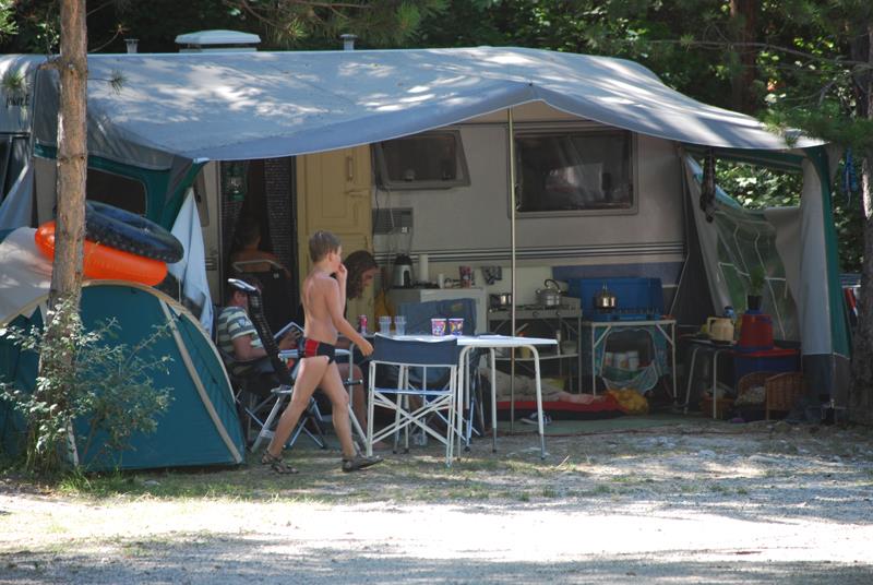 Stellplatz - Stellplatz Qualität C - Camping la Pinède