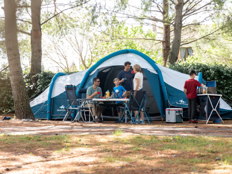 Emplacement - Emplacement Avec Tente Prêt À Camper - Camping la Pinède