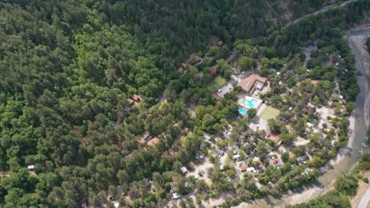 Flower Camping la Pinède - Camping Direct