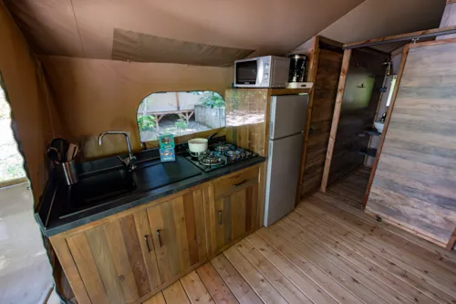 Accommodation - Lodge Insolite Pinède 34 M² - 2 Bedrooms + Sheltered Terrace + Plancha - - image n°4 - Flower Camping la Pinède