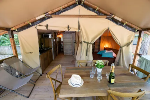 Accommodation - Lodge Insolite Pinède 34 M² - 2 Bedrooms + Sheltered Terrace + Plancha - - image n°3 - Flower Camping la Pinède