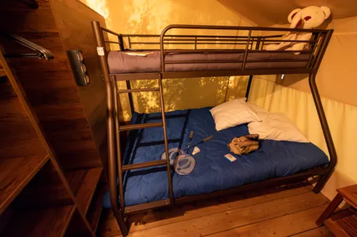 Accommodation - Lodge Insolite Pinède 46M² - 2 Bedrooms + Sheltered Terrace + Plancha - - image n°7 - Flower Camping la Pinède