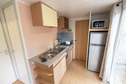 Accommodation - Mobile-Home Premium Riviera 28M² - Near River - 2 Bedrooms + Covered Terrace - - image n°5 - Flower Camping la Pinède