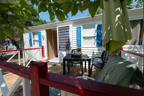 Location - Mobil-Home Standard Escapade 23M² - 2 Chambres + Terrasse Avec Parasol - - image n°3 - Flower Camping la Pinède