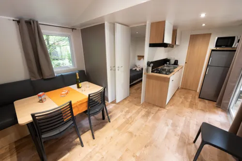 Location - Mobil-Home Premium Trendy 28M² Proximité Rivière- 2 Chambres + Terrasse Couverte - - image n°3 - Flower Camping la Pinède