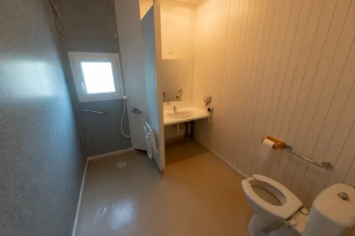 Location - Chalet Pour Personnes À Mobilité Réduite "L'o Douce" 34M² - 1 Chambre + Terrasse Couverte - - image n°8 - Flower Camping la Pinède