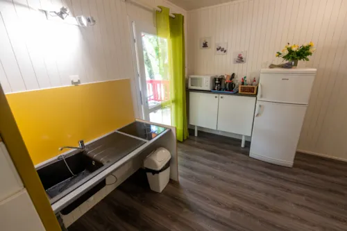 Location - Chalet Pour Personnes À Mobilité Réduite "L'o Douce" 34M² - 1 Chambre + Terrasse Couverte - - image n°6 - Flower Camping la Pinède