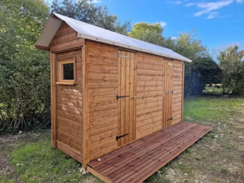 Stellplatz - Premium-Paket Freecamp Original (Strom 10A) - - Flower Camping la Pinède