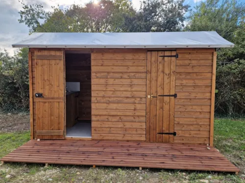 Emplacement - Forfait Premium Freecamp Original (Électricité 10A Inclus) - - image n°2 - Flower Camping la Pinède