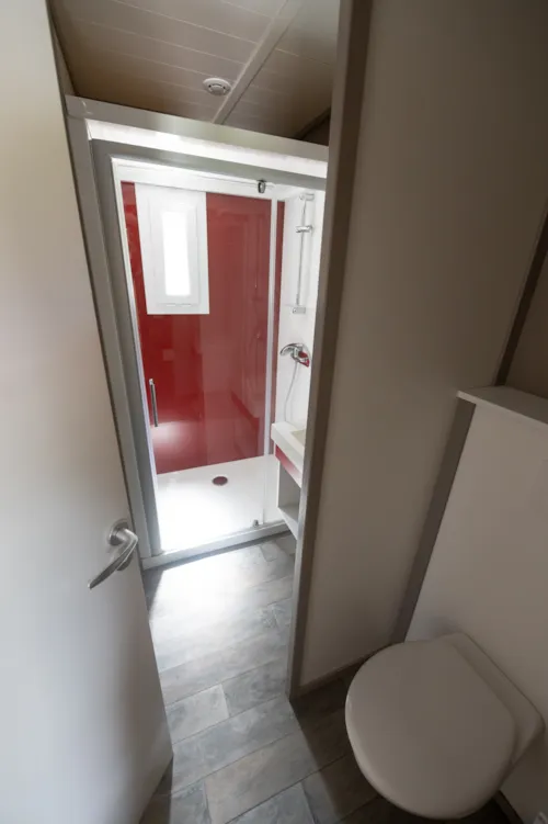 Location - Chalet Confort Vercors 42M² - 3 Chambres + 2 Sdb + Terrasse Couverte - - image n°7 - Flower Camping la Pinède