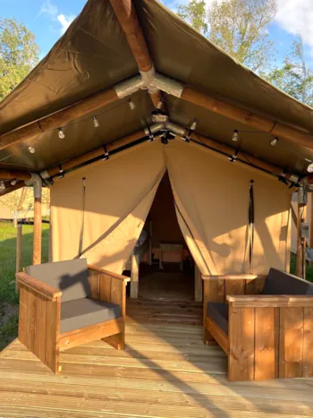 Mietunterkunft - Lodge Insolite Bivouac (Ohne Sanitäranlagen, Ohne Küche) (1 Zimmer- 1/2Pers) - Flower Camping la Pinède