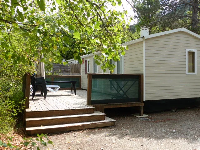 Mietunterkunft - Mobilheim Premium Riviera 28M² - Nähe Fluss - 2 Zimmer + Terrasse Mit Sonnenschirm - - Flower Camping la Pinède