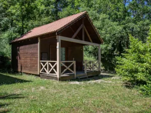 Locatif - Standard Chalet Cabane mezzanine 25m² - 1 bedroom + sheltered terrace - - Flower Camping la Pinède