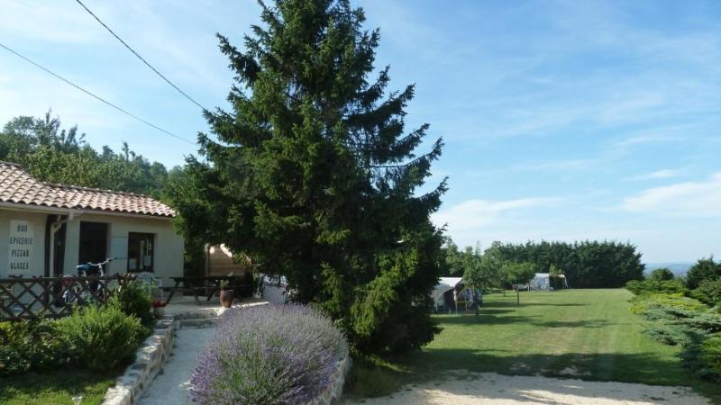 Kampeerplaats - Standplaats + 1 Voertuig - FERME DE SIMONDON : Camping & Gîtes & Chambres d'Hôtes