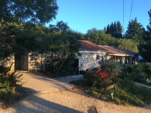 Emplacement - Emplacement Camping + Tente Ou Caravane + 1 Véhicule Ou Camping-Car (Hors Électricité Et Hors Taxe De Séjour) - image n°7 - FERME DE SIMONDON : Camping & Gîtes & Chambres d'Hôtes