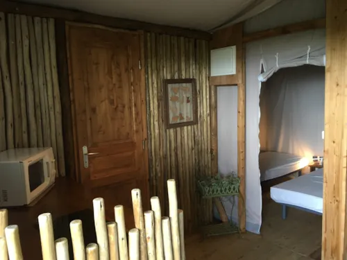 Accommodation - Lodge Tent - image n°5 - FERME DE SIMONDON : Camping & Gîtes & Chambres d'Hôtes