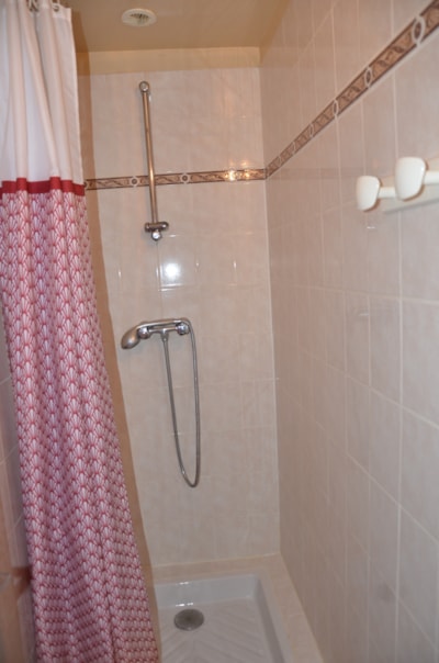 Group Accommodation / Large Cottage