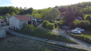 Locatif - Groepsaccommodatie / Grote gîte - FERME DE SIMONDON : Camping & Gîtes & Chambres d'Hôtes