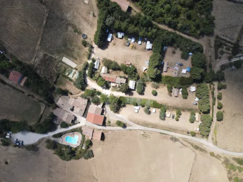 Emplacement - Emplacement Camping + Tente Ou Caravane + 1 Véhicule Ou Camping-Car (Hors Électricité Et Hors Taxe De Séjour) - image n°4 - FERME DE SIMONDON : Camping & Gîtes & Chambres d'Hôtes