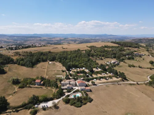 Emplacement - Emplacement Camping + Tente Ou Caravane + 1 Véhicule Ou Camping-Car (Hors Électricité Et Hors Taxe De Séjour) - image n°1 - FERME DE SIMONDON : Camping & Gîtes & Chambres d'Hôtes