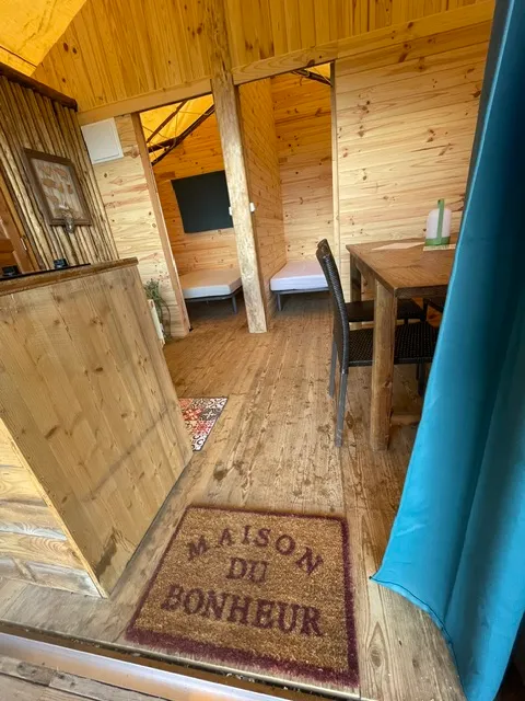 Huuraccommodatie(s) - Tent Lodge - image n°3 - FERME DE SIMONDON : Camping & Gîtes & Chambres d'Hôtes