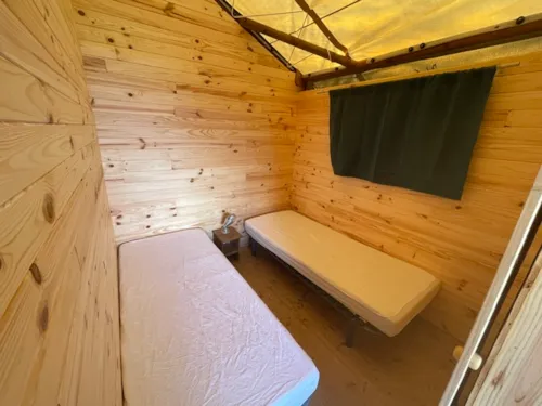 Huuraccommodatie(s) - Tent Lodge - image n°8 - FERME DE SIMONDON : Camping & Gîtes & Chambres d'Hôtes