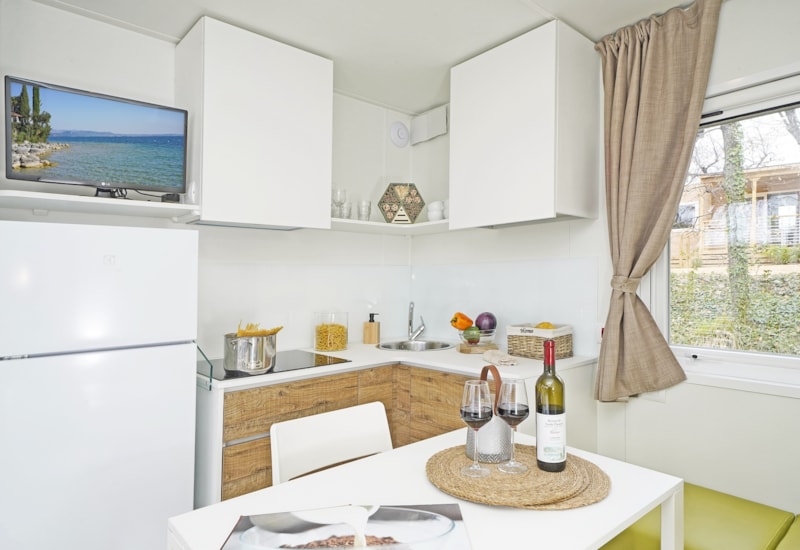 Mobile-home Middle Land