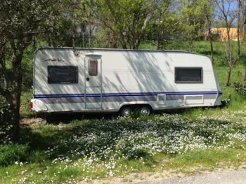 Stellplatz - Stellplatz Wohnwagen - Centro Vacanze San Marino