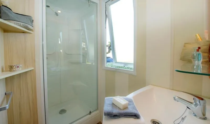 Mobil-Home Comfort  - 28 M² - 3 Chambres - Tv - Clim - Terrasse Surélevée